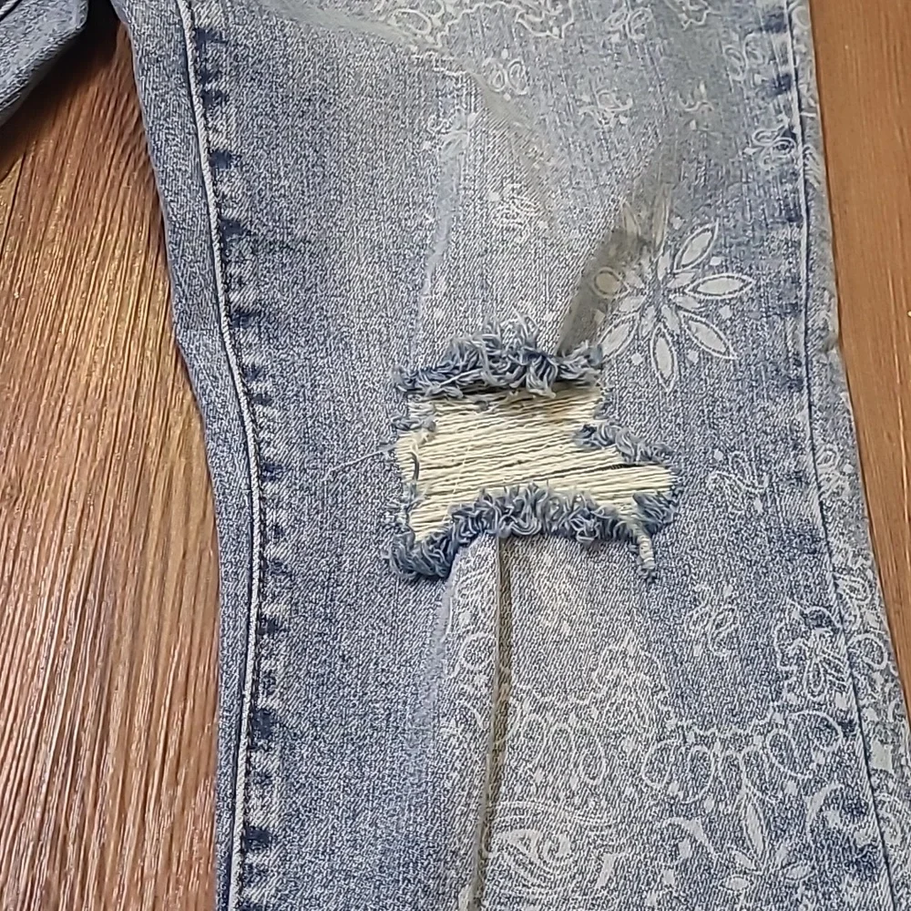 Judy‎ Blue Light Blue Paisley Boyfriend Jeans